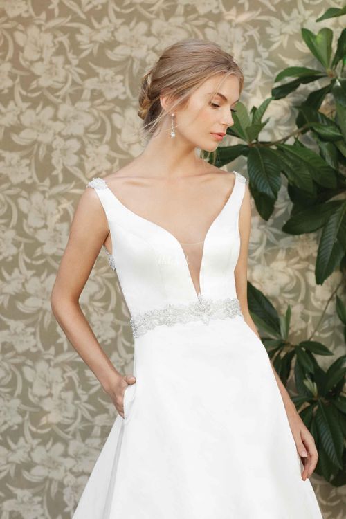 2285, Casablanca Bridal