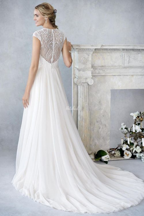 BE425 Wedding Dress from Ella Rosa by Kenneth Winston - hitched.co.uk