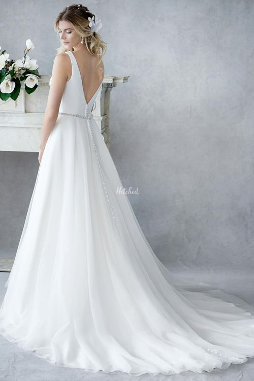BE443 Wedding Dress from Ella Rosa by Kenneth Winston - hitched.co.uk
