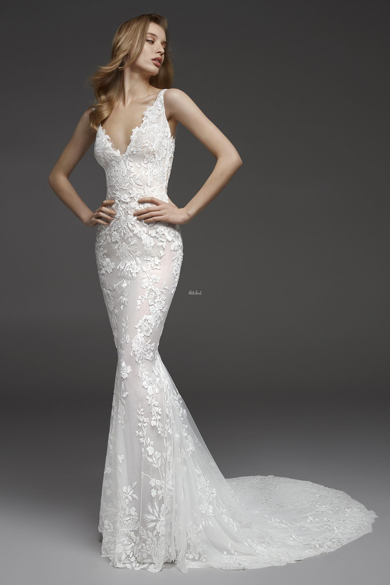 Pronovias Calas: A Review of the Elegant and Romantic Wedding Dress