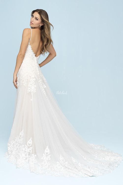 9611, Allure Bridals