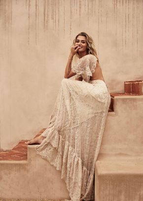 capri grace loves lace