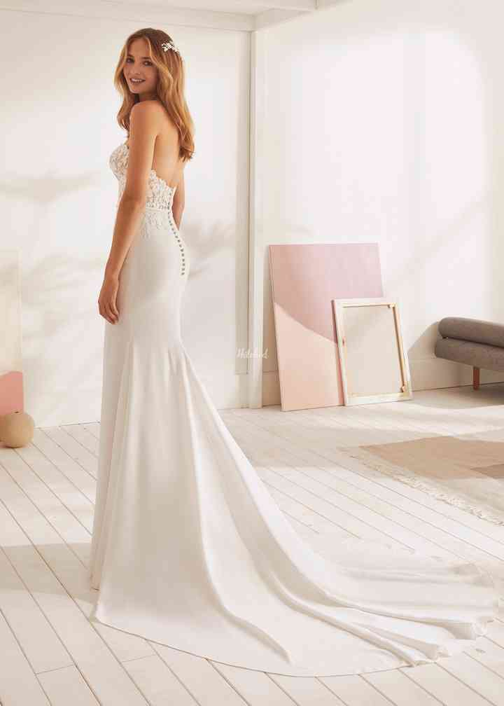 Pronovias omura 2025