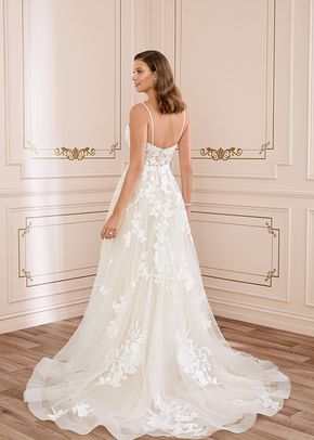 Y22051 Nikita, Sophia Tolli