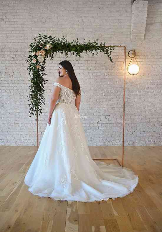 7316 Wedding Dress from Stella York 