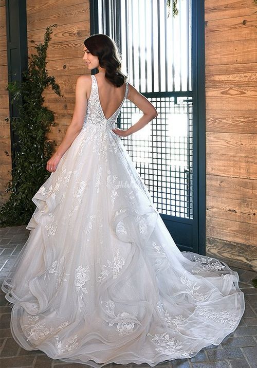 D3384 Wedding Dress from Essense of Australia - hitched.co.uk