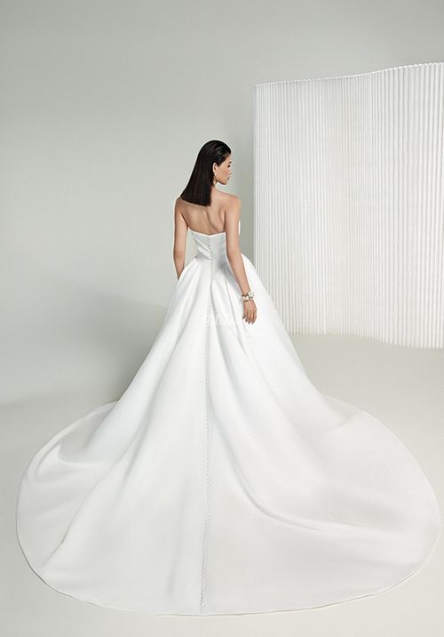 Joan Wedding Dress from Justin Alexander Signature - hitched.co.uk