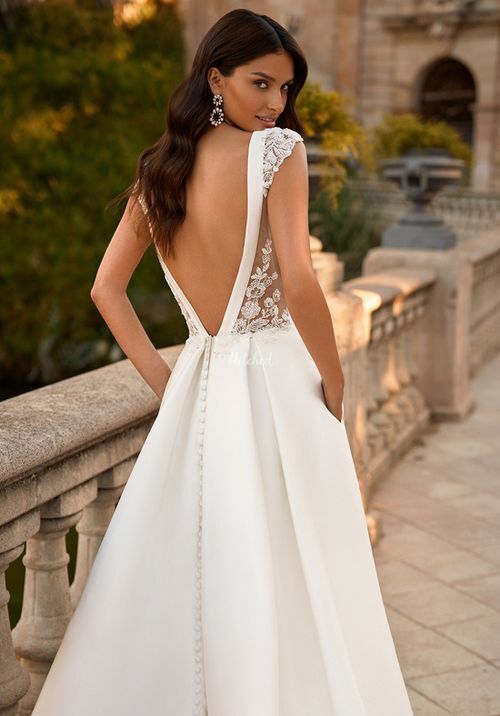 J6873, Moonlight Bridal