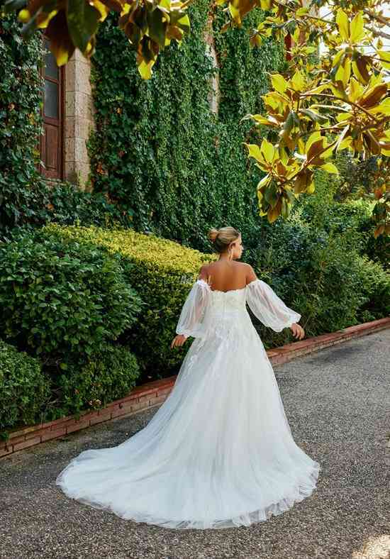 Abril (Ronald Joyce- Annabelle) Wedding Dress from Ronald Joyce