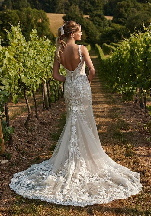 JW30 Wedding Dress from Jennifer Wren - hitched.co.uk