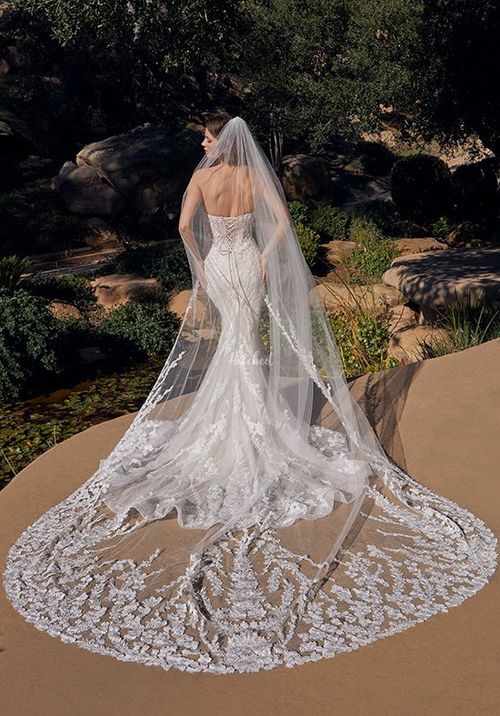 Style 2520 Hattie, Casablanca Bridal