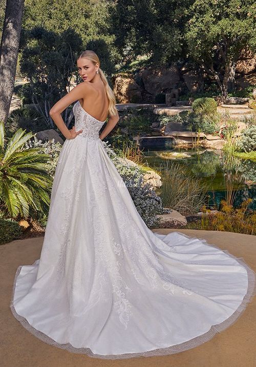 Style 2522 August, Casablanca Bridal