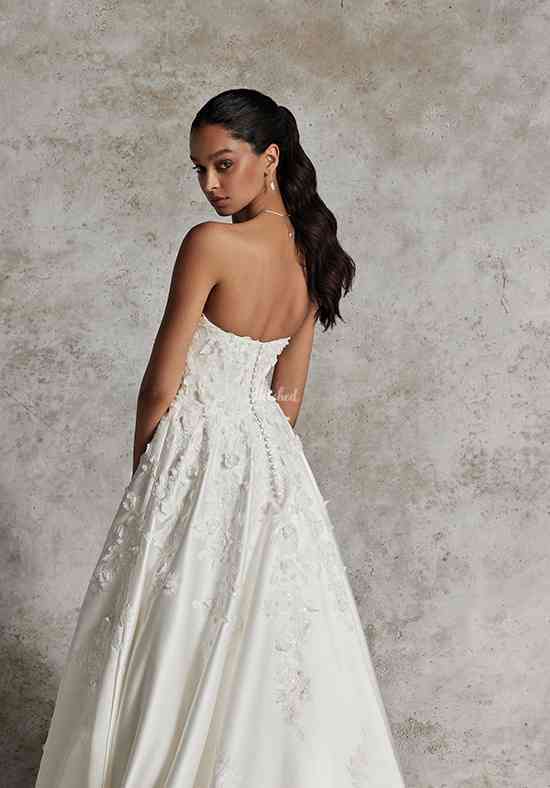 Amani Wedding Dress from Justin Alexander Signature hitched