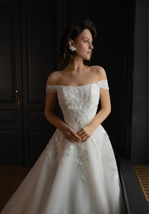 Floral Lace Tulle Wedding Dress Yoki with Detachable Straps, Olivia Bottega