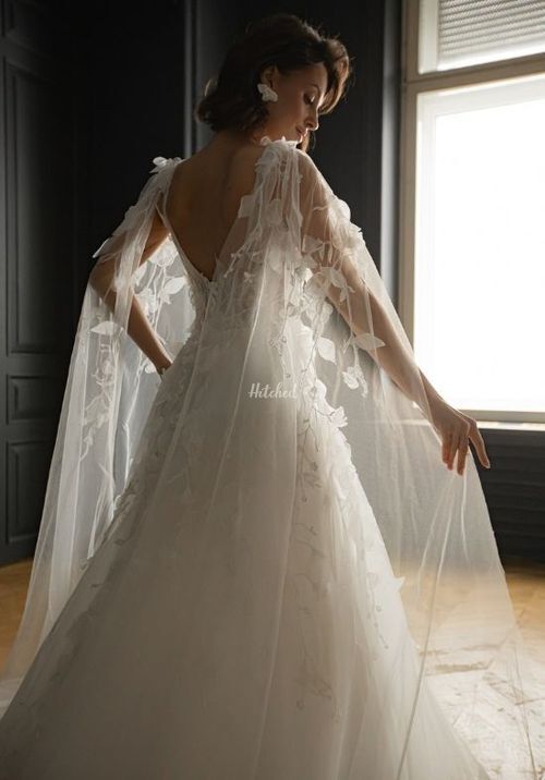 Floral Lace Wedding Dress Chyanne with Detachable Wings, Olivia Bottega