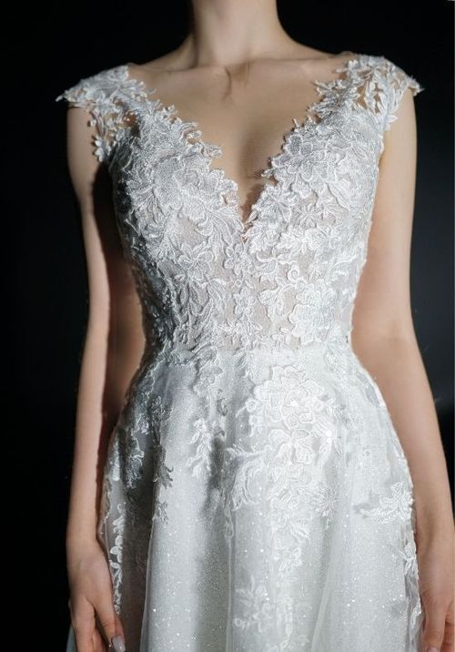 Light Ivory Lace Wedding Dress Enn, Olivia Bottega