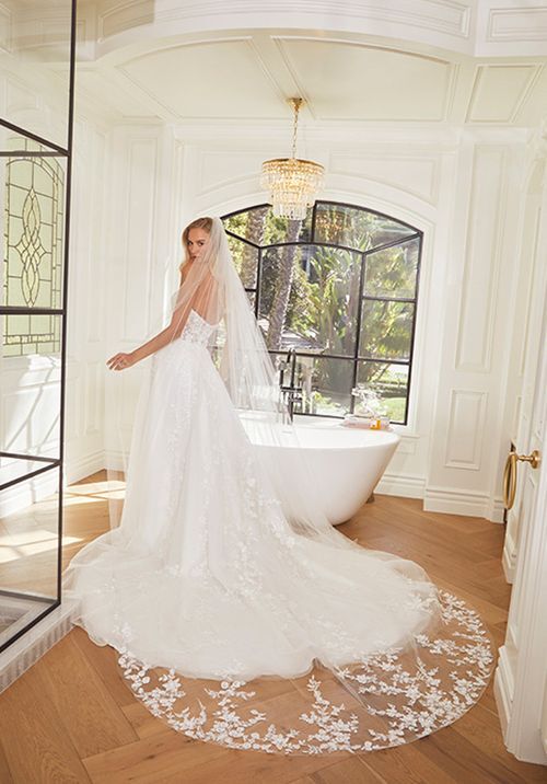 Dahlia, Casablanca Bridal