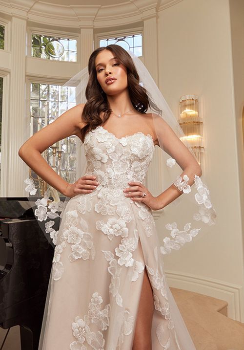 Maude, Casablanca Bridal