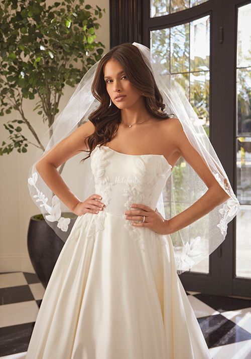 Addison, Casablanca Bridal