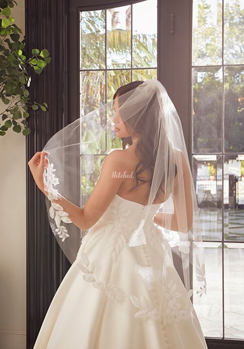 Addison, Casablanca Bridal