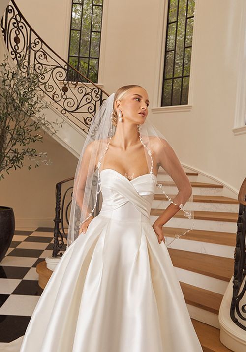 Lorelai, Casablanca Bridal