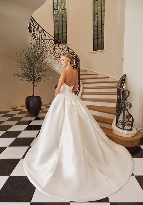 Lorelai, Casablanca Bridal