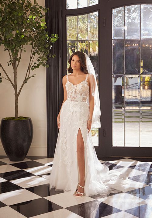 Brienne, Casablanca Bridal