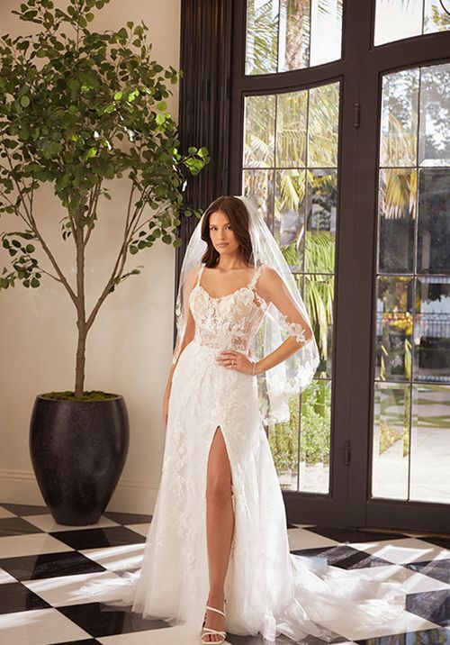 Brienne, Casablanca Bridal