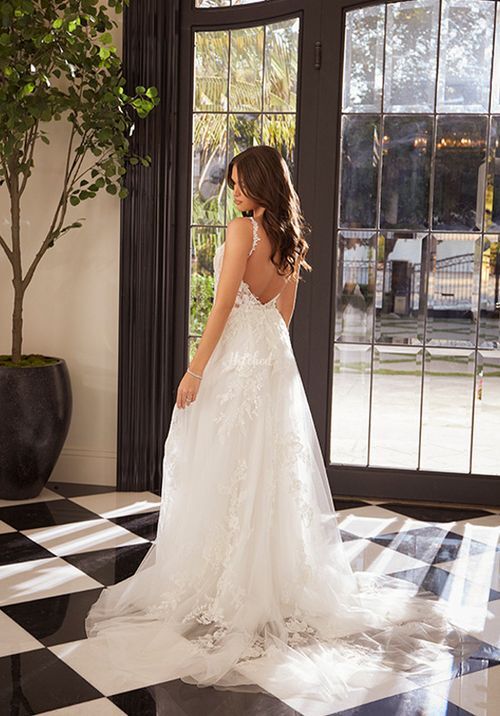 Brienne, Casablanca Bridal