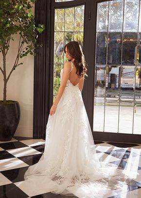 Brienne, Casablanca Bridal