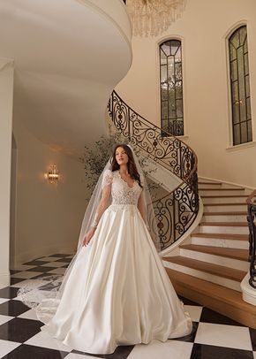 Nadine, Casablanca Bridal