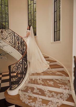 Nadine, Casablanca Bridal