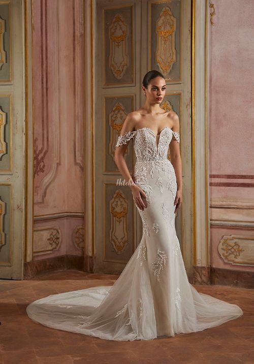 Style 8230, Demetrios