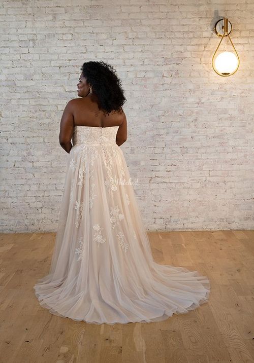 7521 plus, Stella York