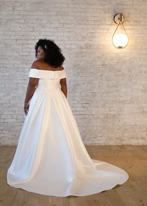 7535 plus, Stella York