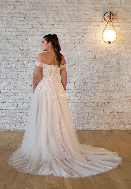 7509 plus, Stella York