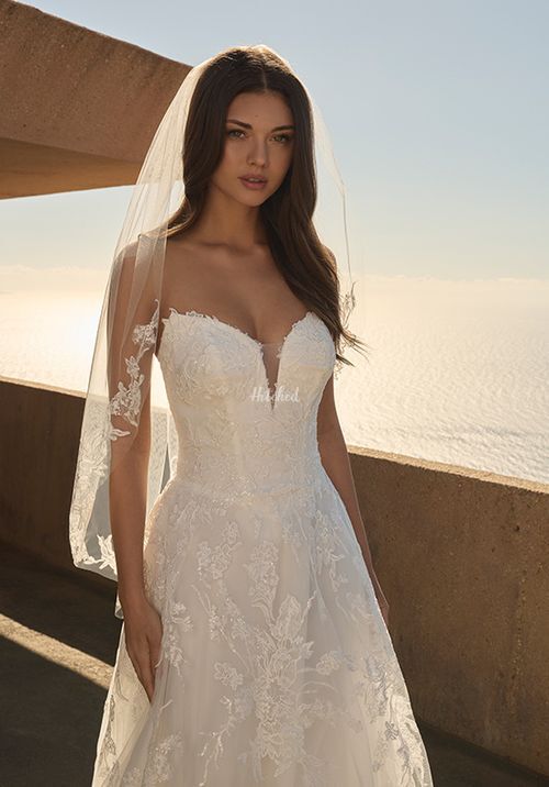 2614 Meridian, Casablanca Bridal
