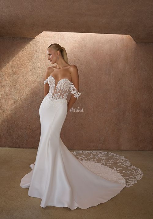 2617 Esme, Casablanca Bridal