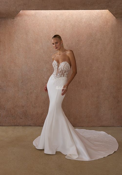 2617 Esme, Casablanca Bridal