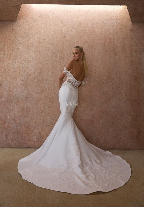 2617 Esme, Casablanca Bridal