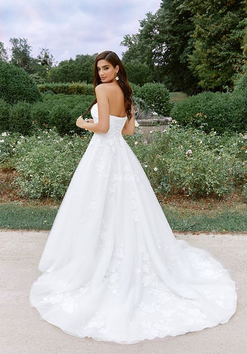 44515, Sincerity Bridal