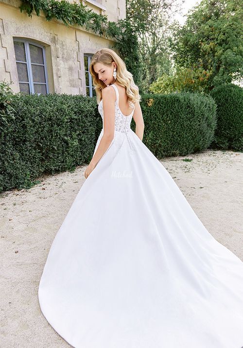 44517, Sincerity Bridal