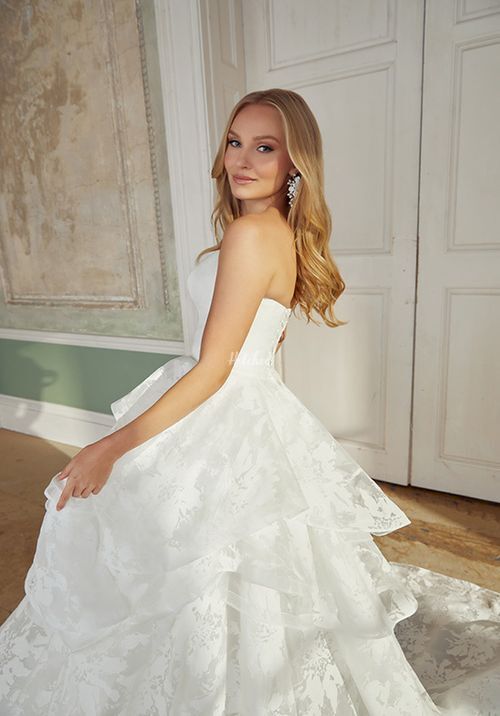 44555, Sincerity Bridal