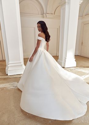 44558, Sincerity Bridal