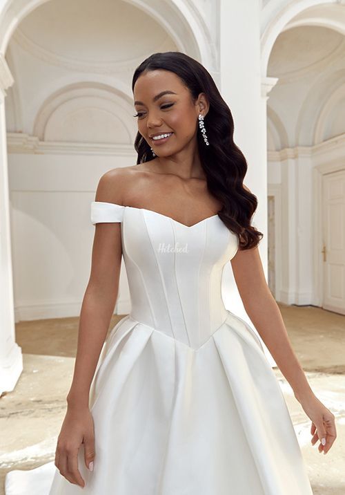 44558, Sincerity Bridal