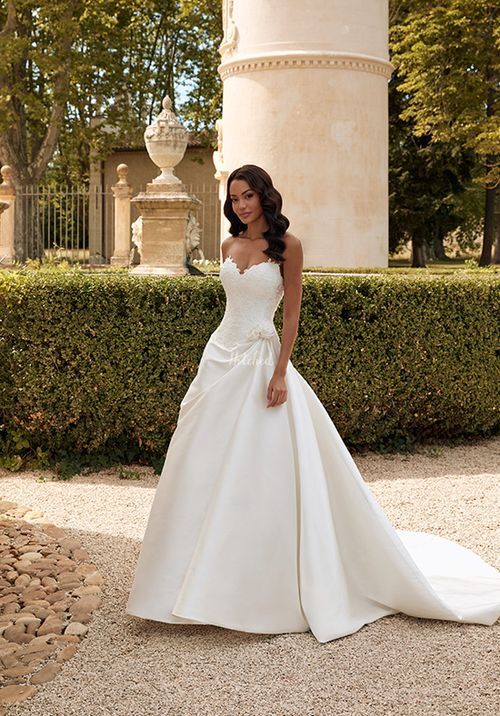 44570, Sincerity Bridal