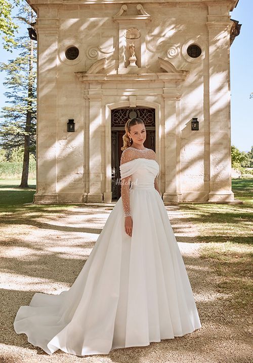 44581, Sincerity Bridal