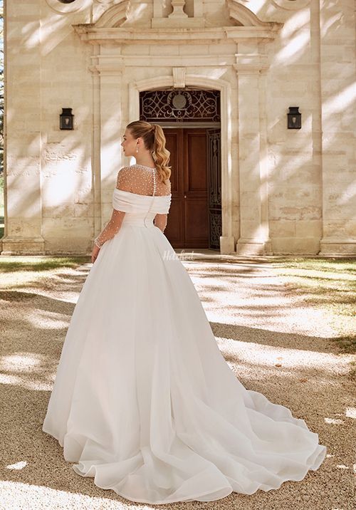 44581, Sincerity Bridal