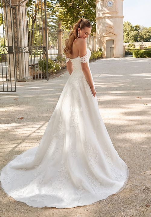 44587, Sincerity Bridal