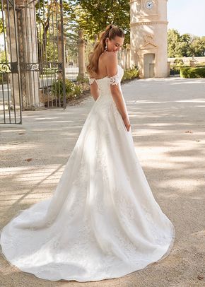 44587, Sincerity Bridal